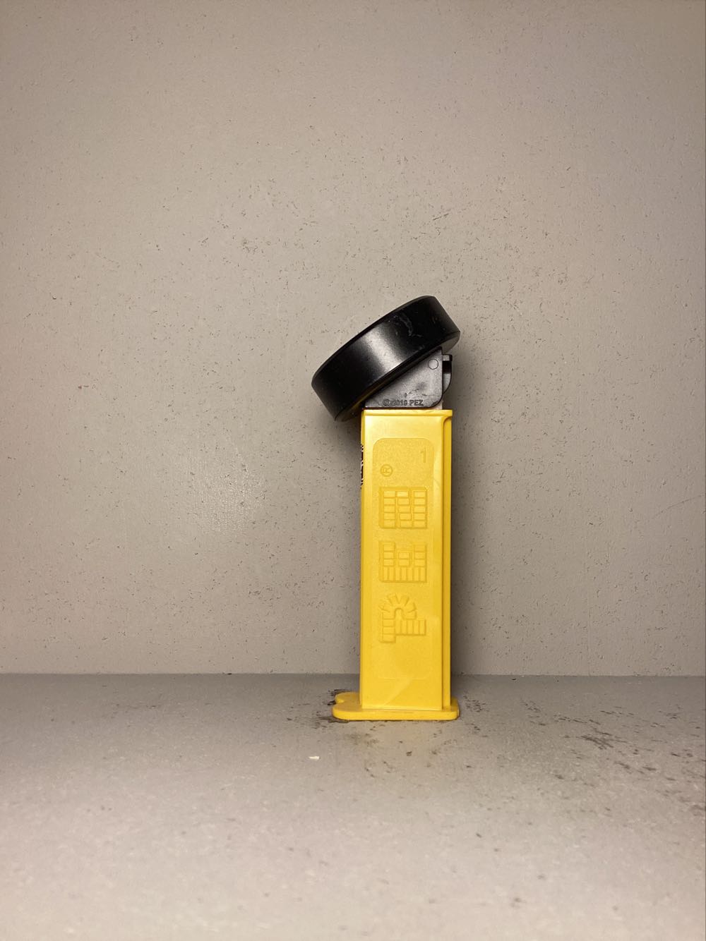 Hockey- NHL Hockey- Hockey Puck - Sports pez collectible - Main Image 4