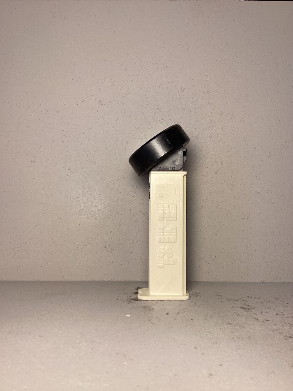 Hockey- NHL Hockey- Hockey Puck - Sports pez collectible - Main Image 4