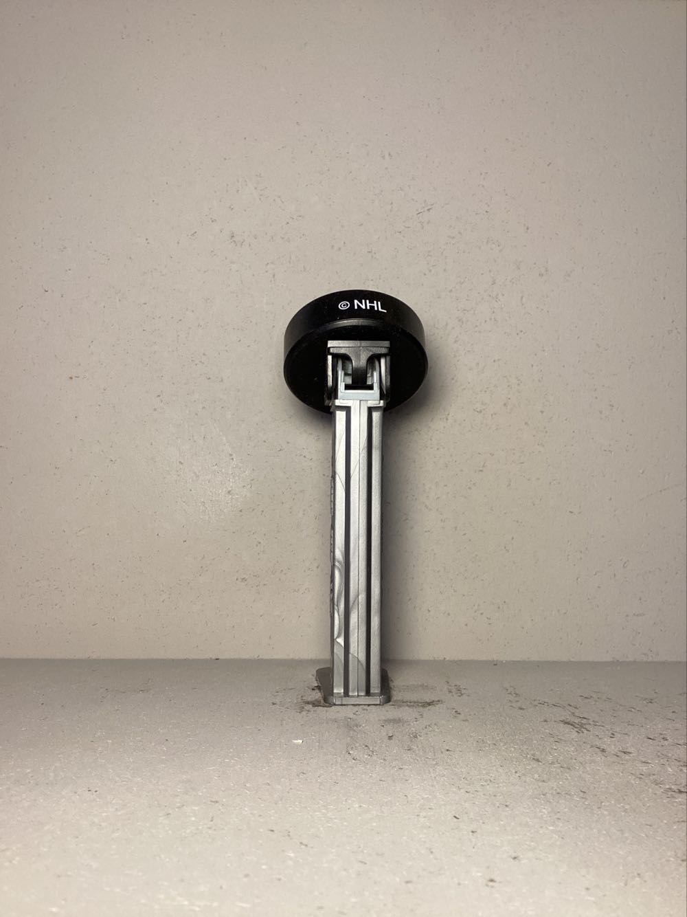 Hockey- NHL Hockey- Hockey Puck - Sports pez collectible - Main Image 3