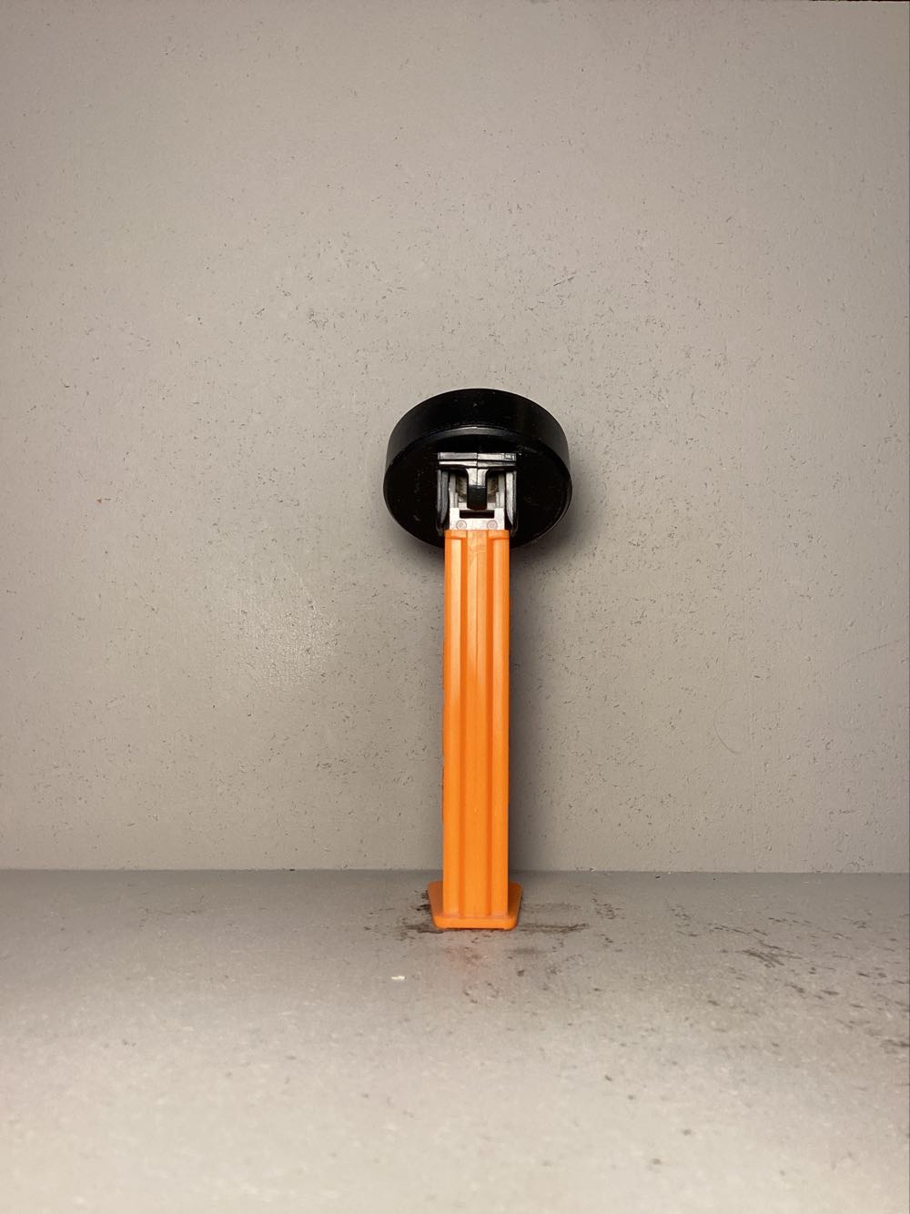 Hockey- Miscellaneous Pucks - Sports pez collectible - Main Image 3