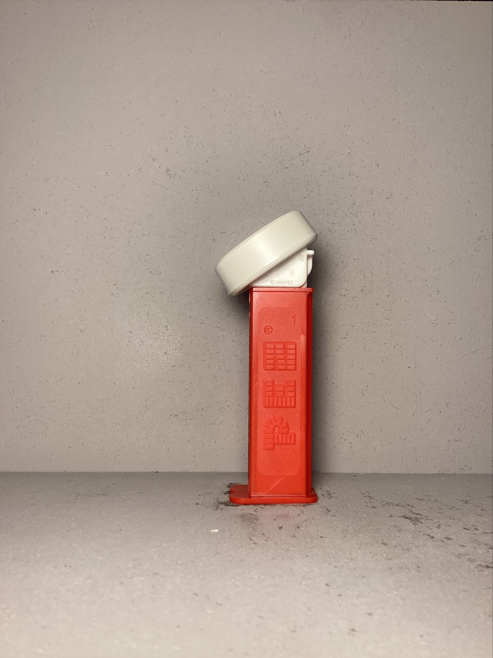 Hockey- Miscellaneous Pucks - Sports pez collectible - Main Image 4