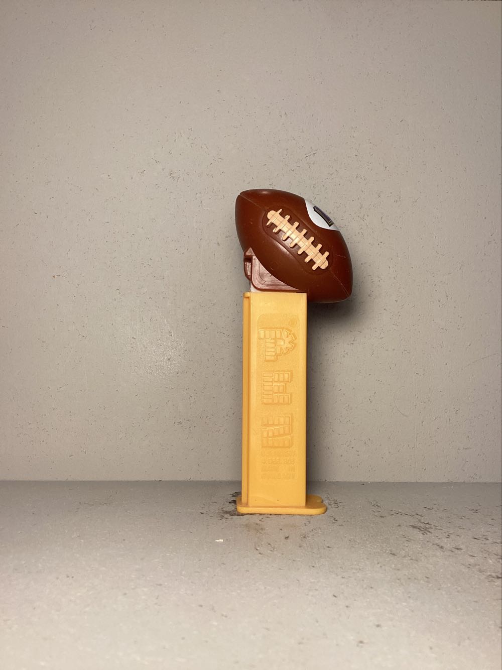 Football- NCAA College Football - Sports pez collectible - Main Image 2