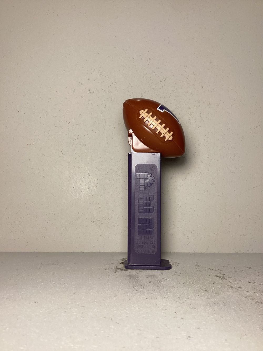 Football- NCAA College Football - Sports pez collectible - Main Image 2