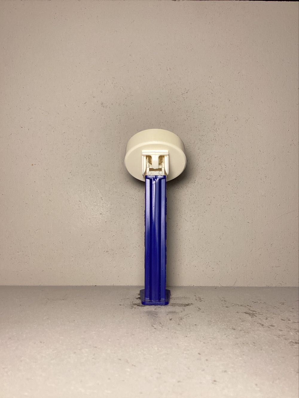 Hockey- Miscellaneous Pucks - Sports pez collectible - Main Image 3