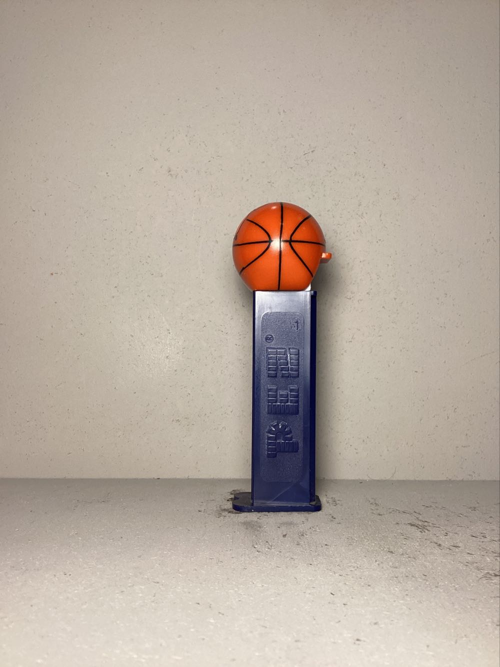 Basketball- NCAA College Basketball - Sports pez collectible - Main Image 4