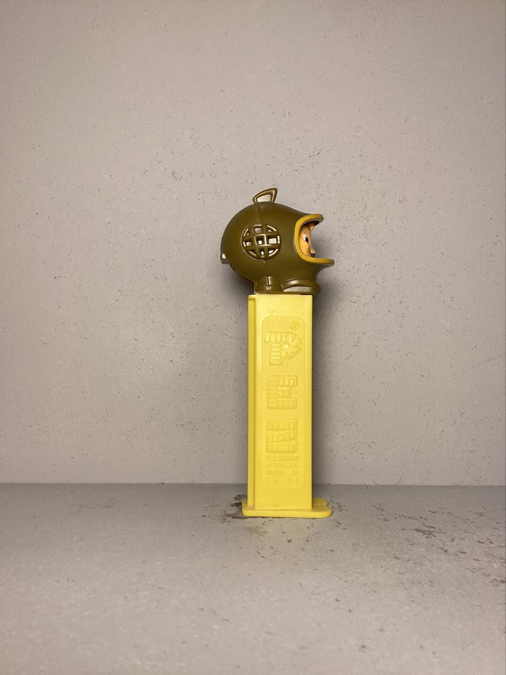 Disney- Chicken Little - Licenced Characters pez collectible - Main Image 2