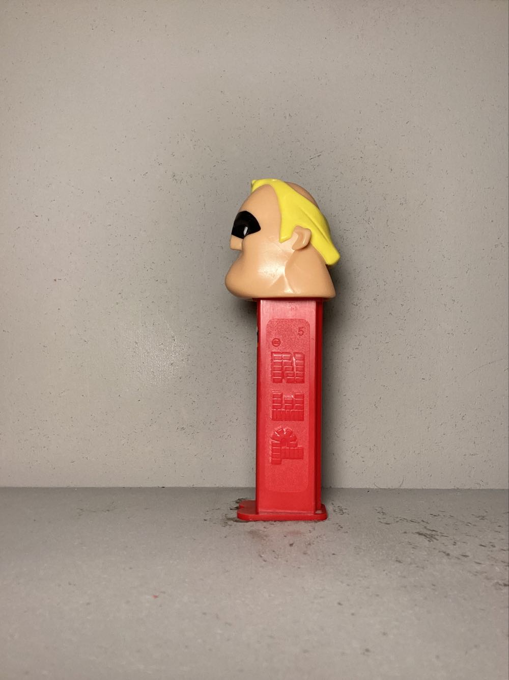 Incredibles - Mr Incredible  - Licenced Characters pez collectible - Main Image 4