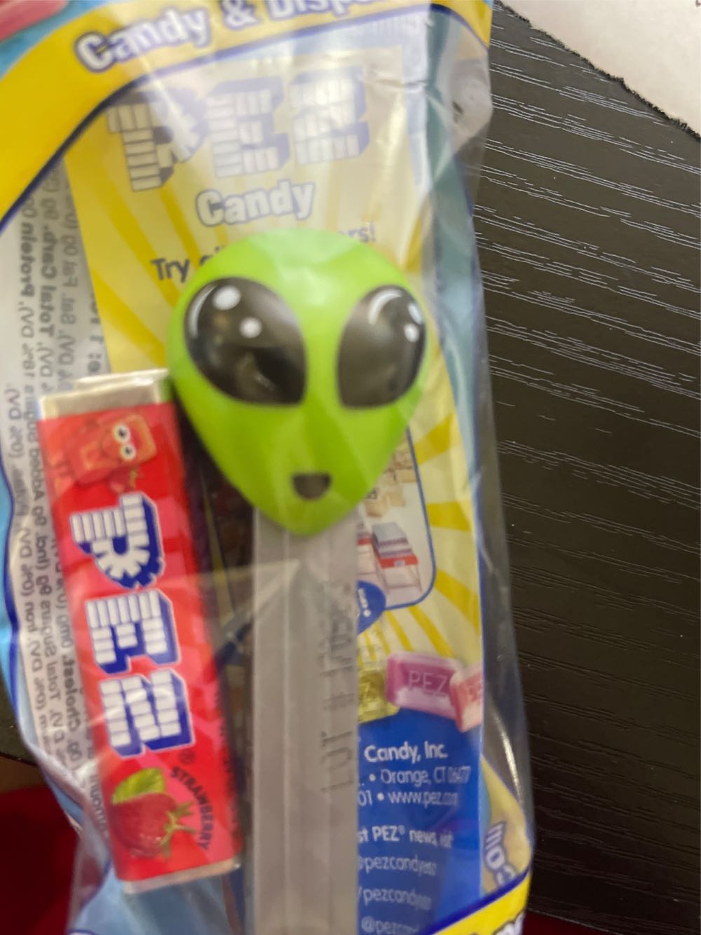 Space - Alien - Space Mission pez collectible - Main Image 2