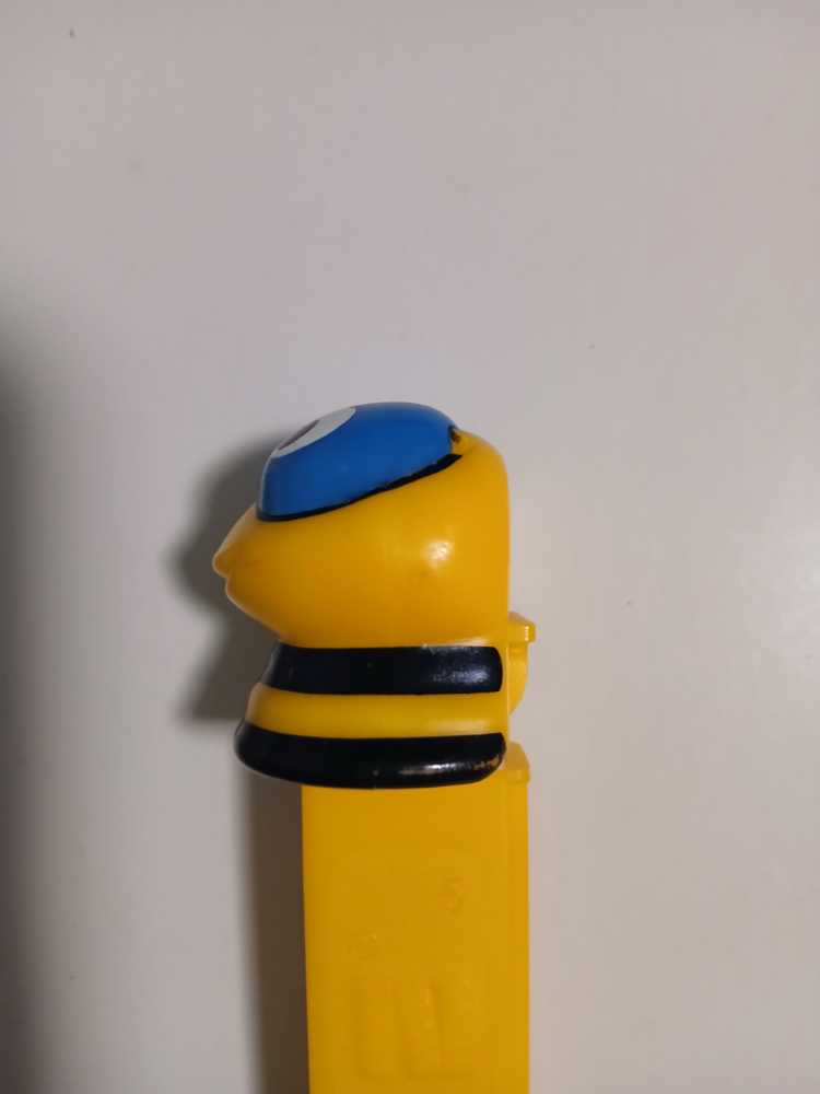 Bugz - Baby Bee, missing antennas, big blue eyes, yellow stem  pez collectible - Main Image 2