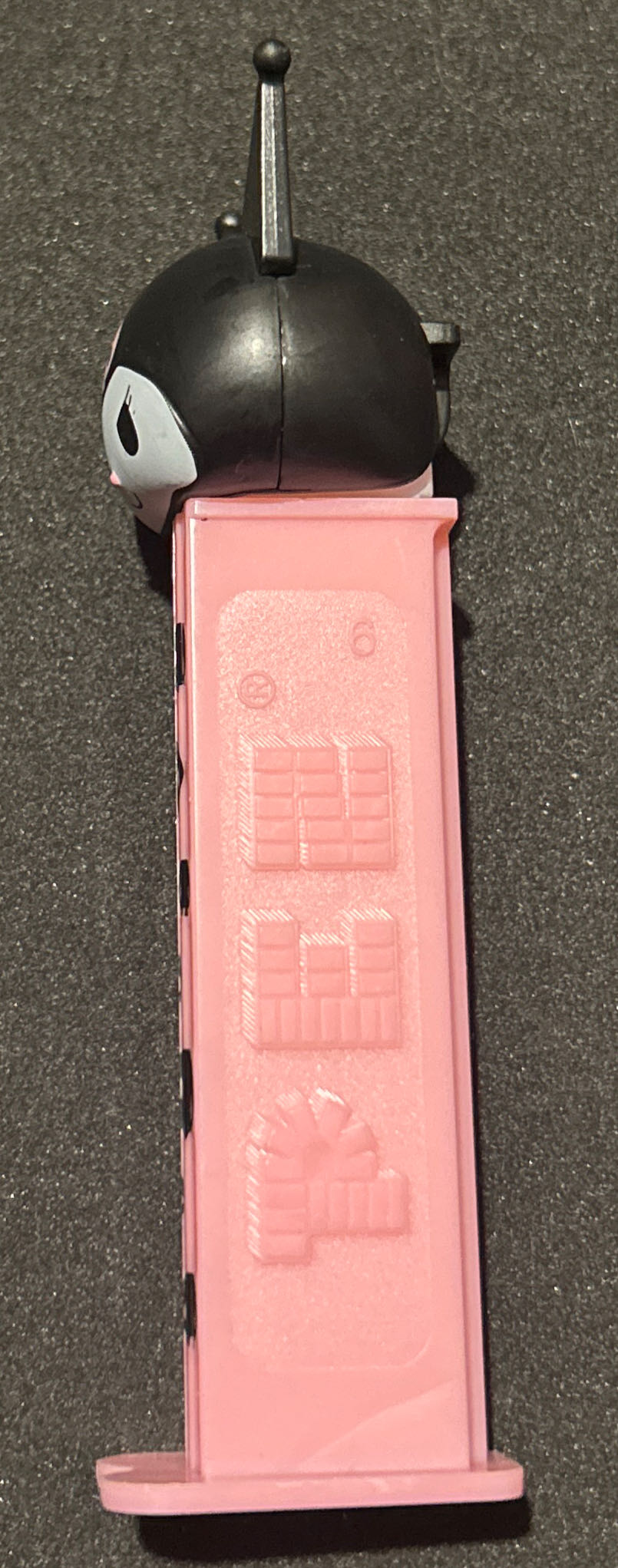 Hello Kitty - Kuromi - Hello Kitty pez collectible [Barcode 073621014503] - Main Image 3
