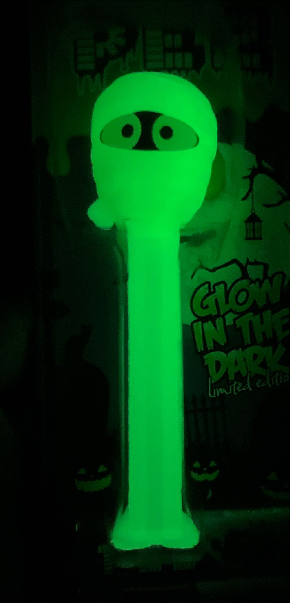 Momie Halloween Fluorescent - Happy Halloween pez collectible - Main Image 3