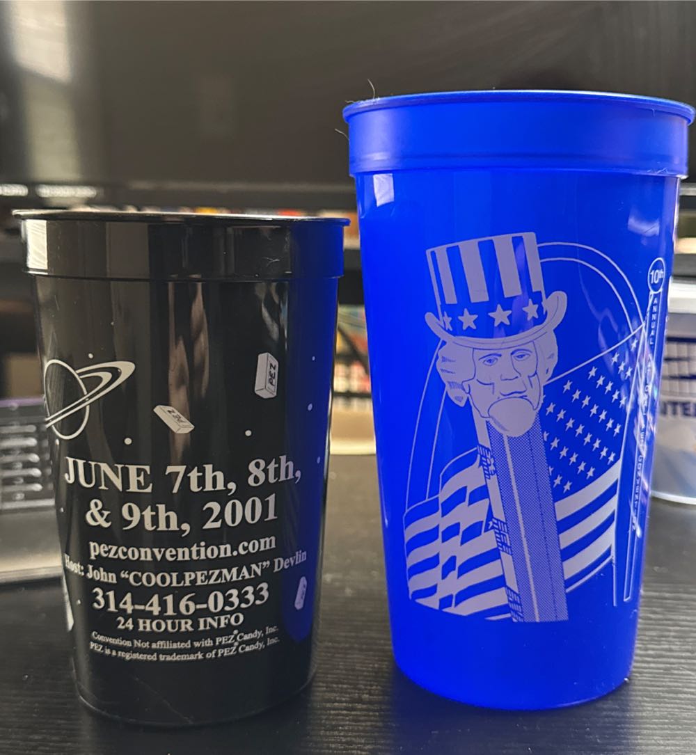 Cups - Non-dispenser pez collectible - Main Image 2