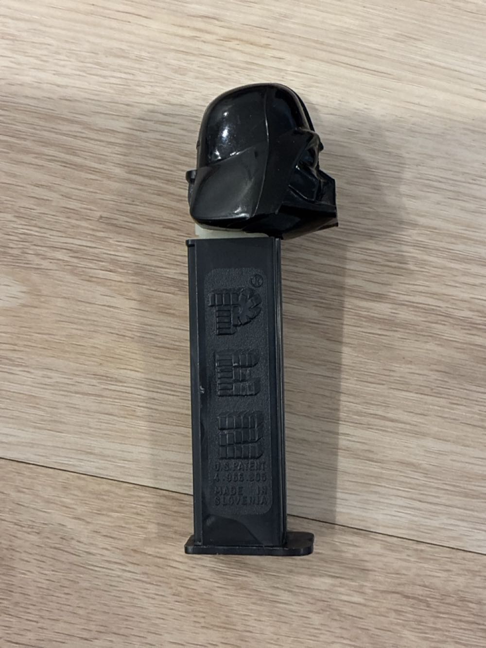 Star Wars - Darth Vader - Star Wars pez collectible - Main Image 2