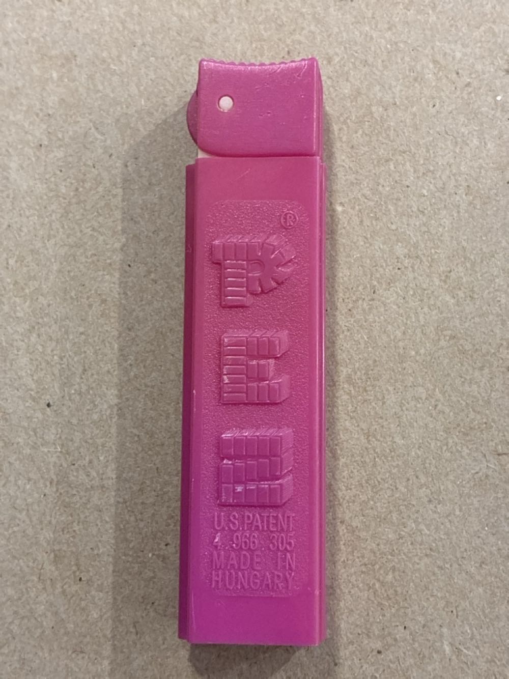 PEZ Dispenser Stem (Footed) - Made in Hungary - U.S. Patent 4,966,305 - PEZ / novelty candy dispenser pez collectible - Main Image 2