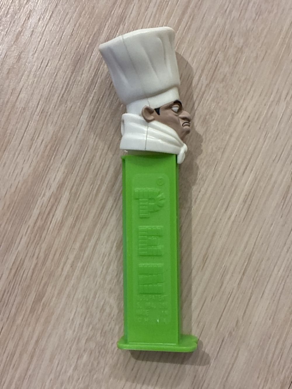 Chef Skinner - Disney - Ratatouille pez collectible - Main Image 2