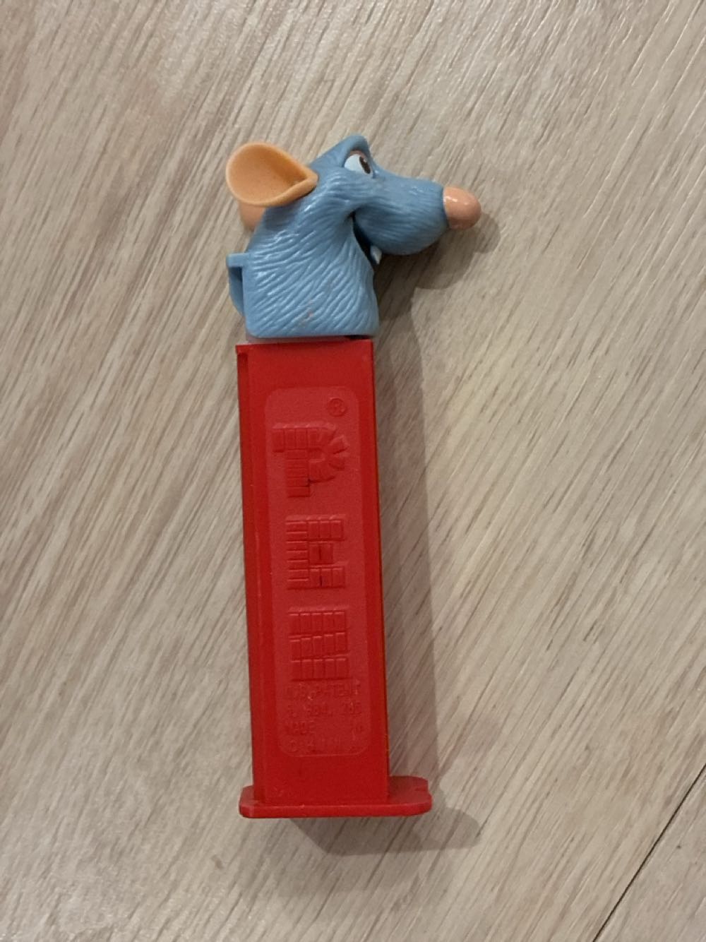 Remy - Disney - Ratatouille pez collectible - Main Image 2