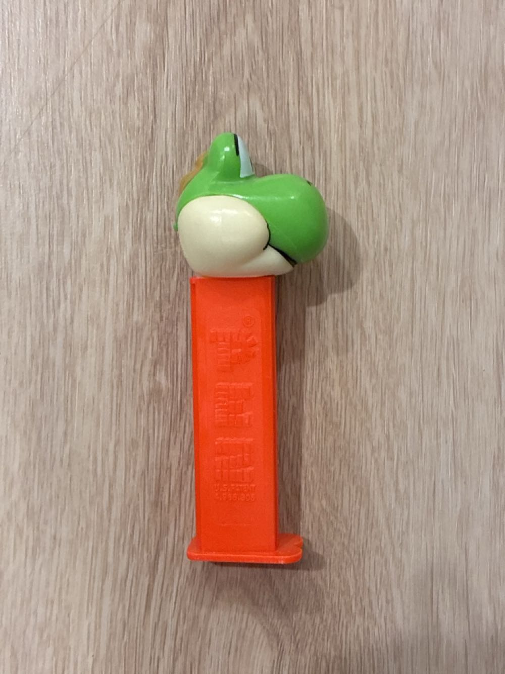 Yoshi - Nintendo pez collectible - Main Image 2