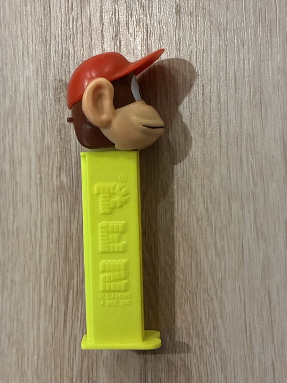 Diddy Kong - Nintendo pez collectible - Main Image 2