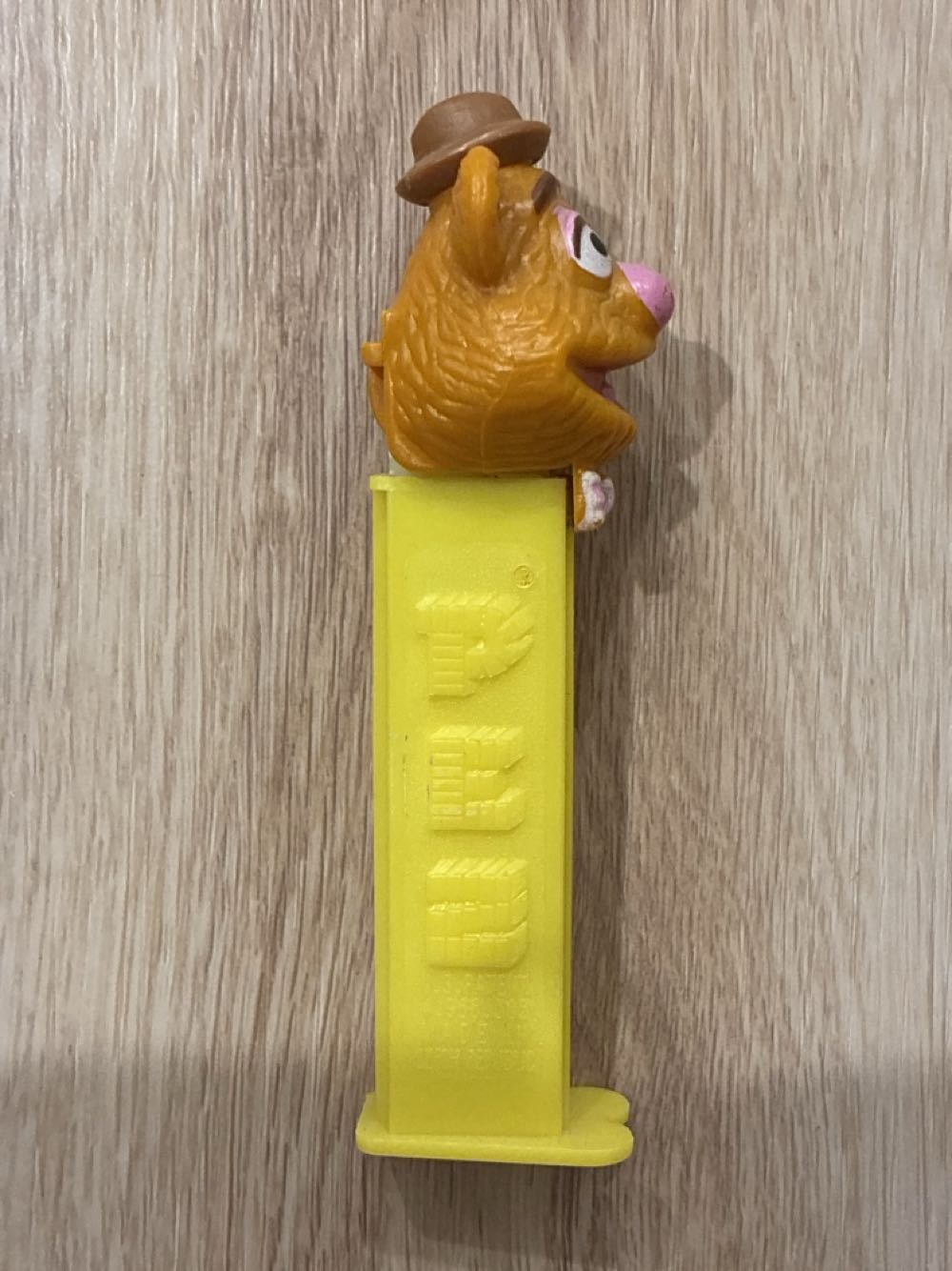Fozzie Bear A - Muppets pez collectible - Main Image 2