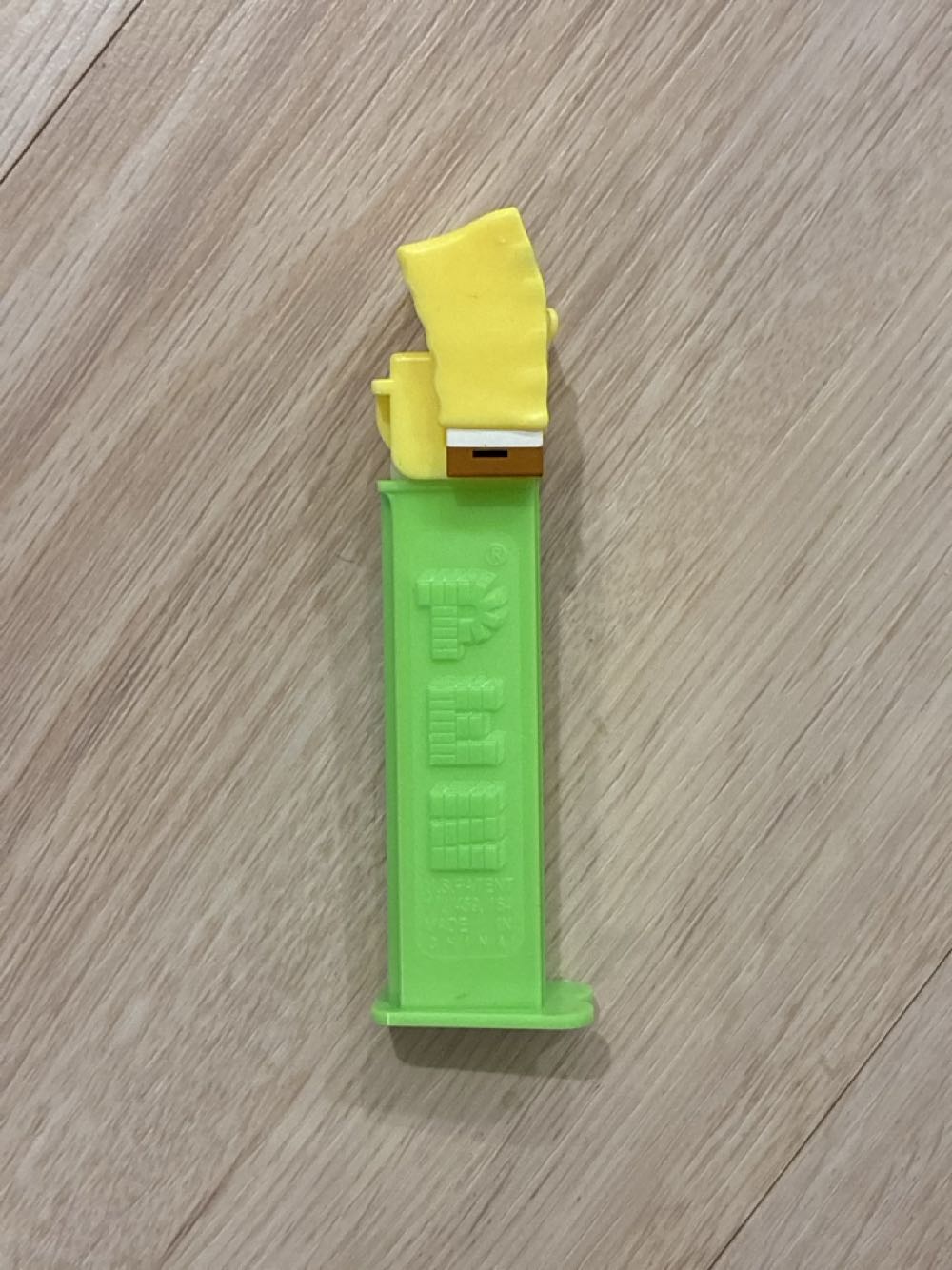 SpongeBob SquarePants (Nerdy/Glasses) - Sponge Bob Squarepants pez collectible - Main Image 2