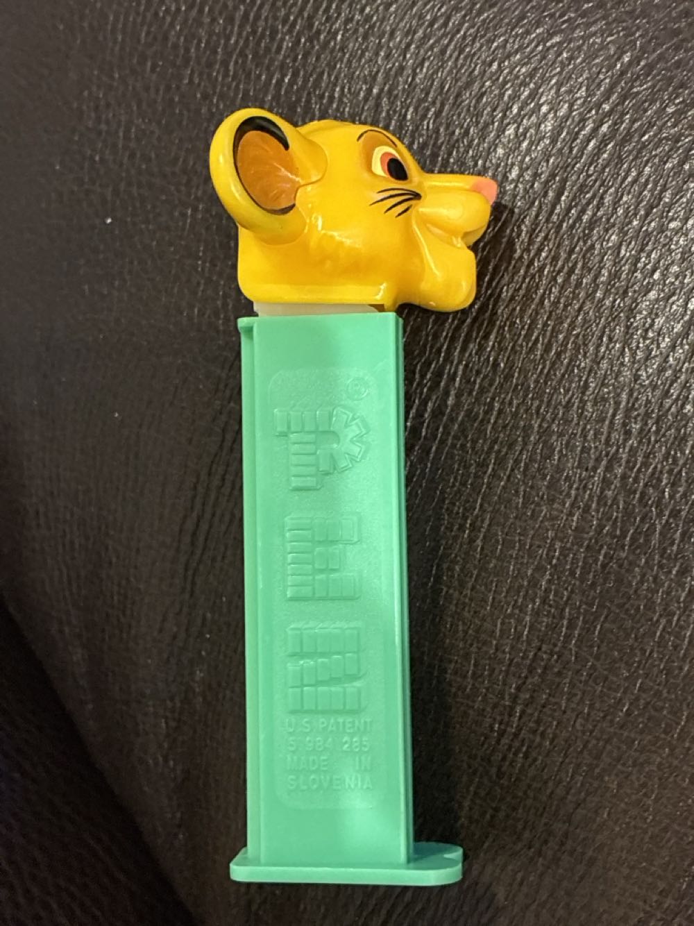Simba - Disney - Lion King pez collectible - Main Image 2