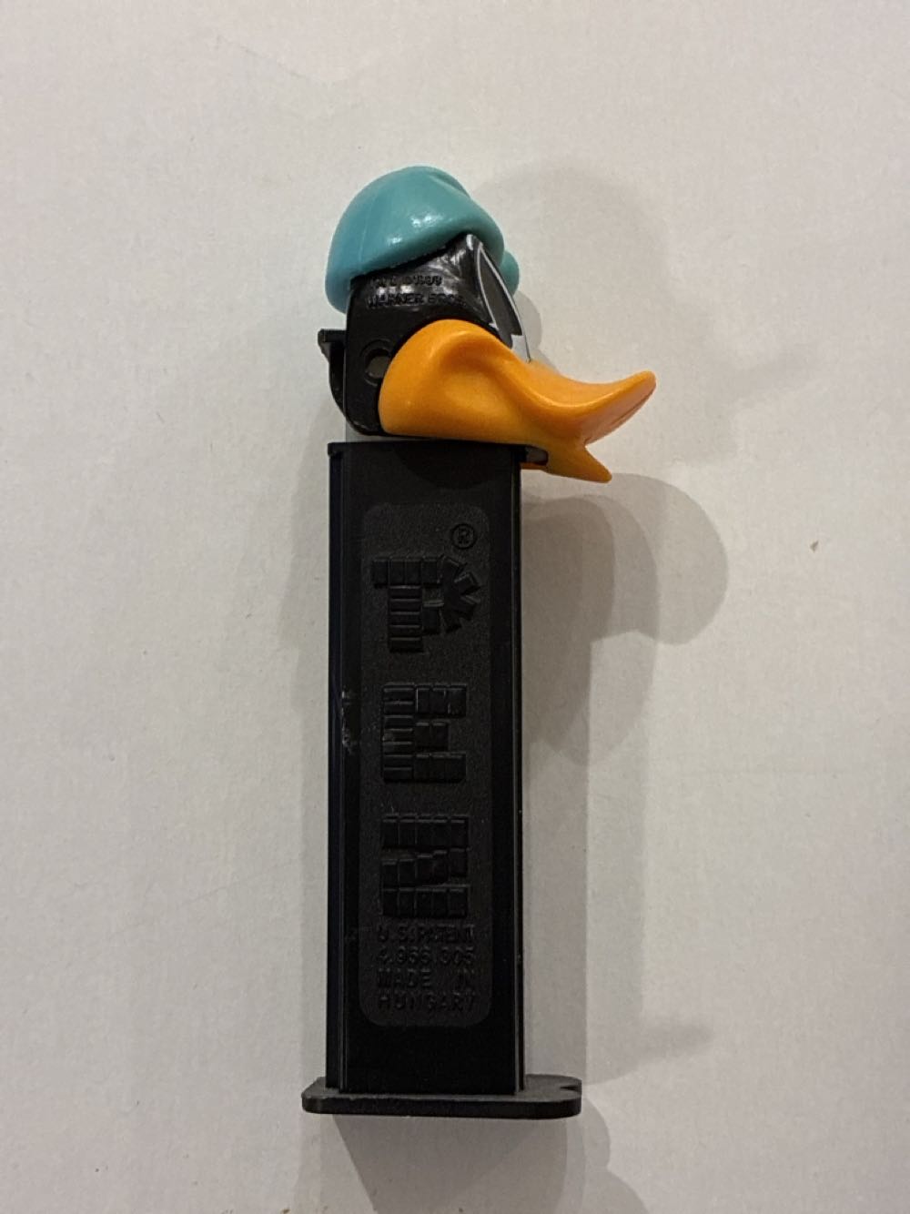 Daffy Duck (Nightcap) - Looney Tunes pez collectible - Main Image 2