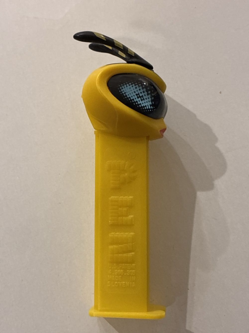 Bugz Super Bee - Bugz Life pez collectible - Main Image 2