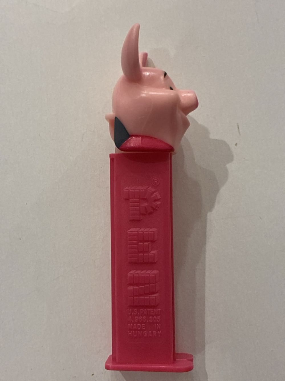 Piglet - Disney - Winnie The Pooh pez collectible - Main Image 2