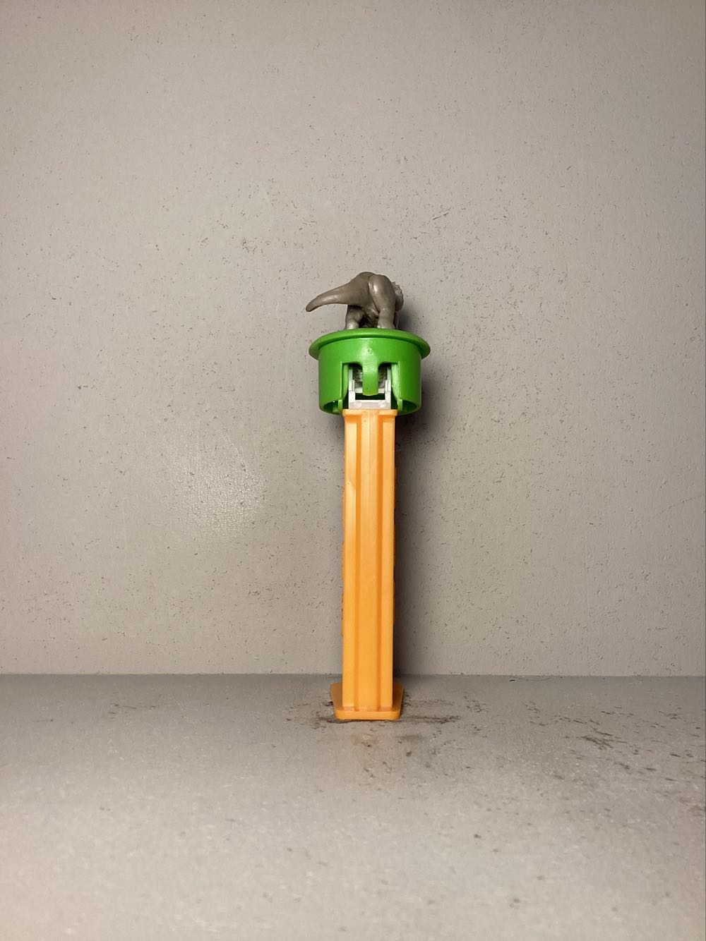 Jurassic World - Click ‘N’ Play - Triceratops  - Licenced Characters pez collectible - Main Image 3