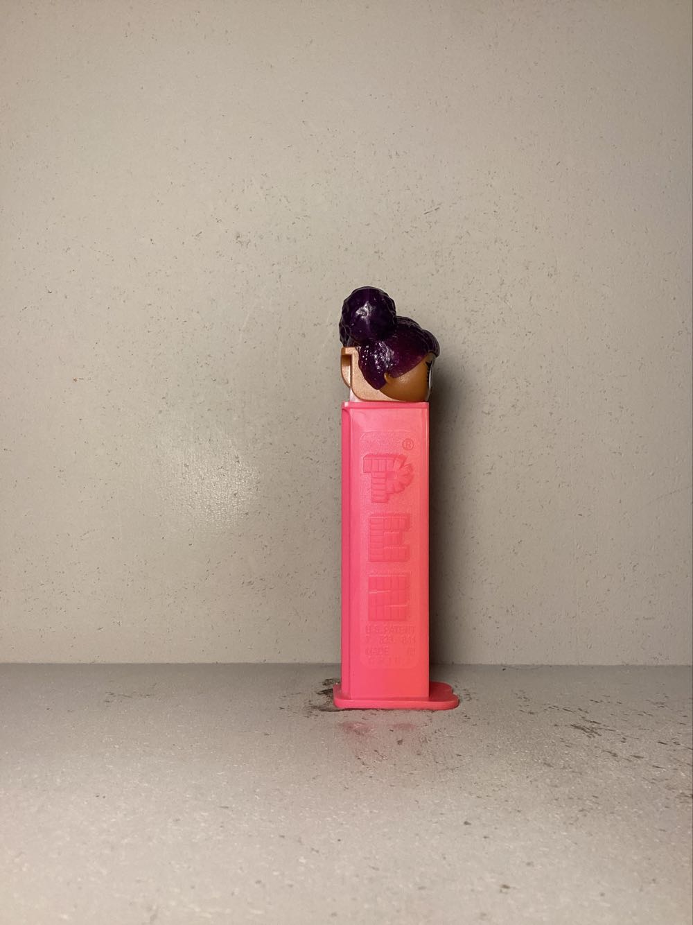 L.O.L. Surprise! -Series 1 - Licenced Characters pez collectible - Main Image 2