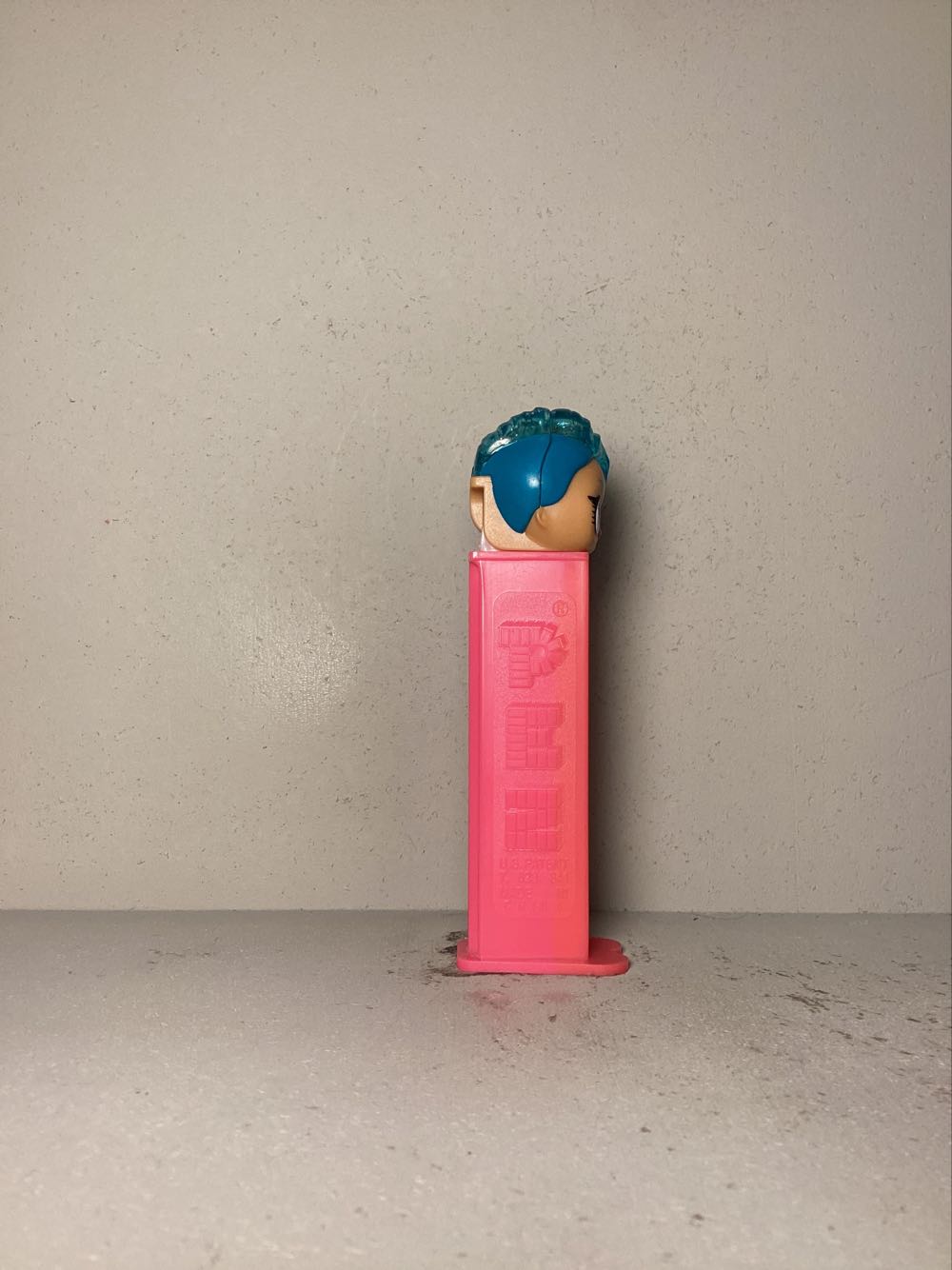 L.O.L. Surprise! -Series 1 - Licenced Characters pez collectible - Main Image 2