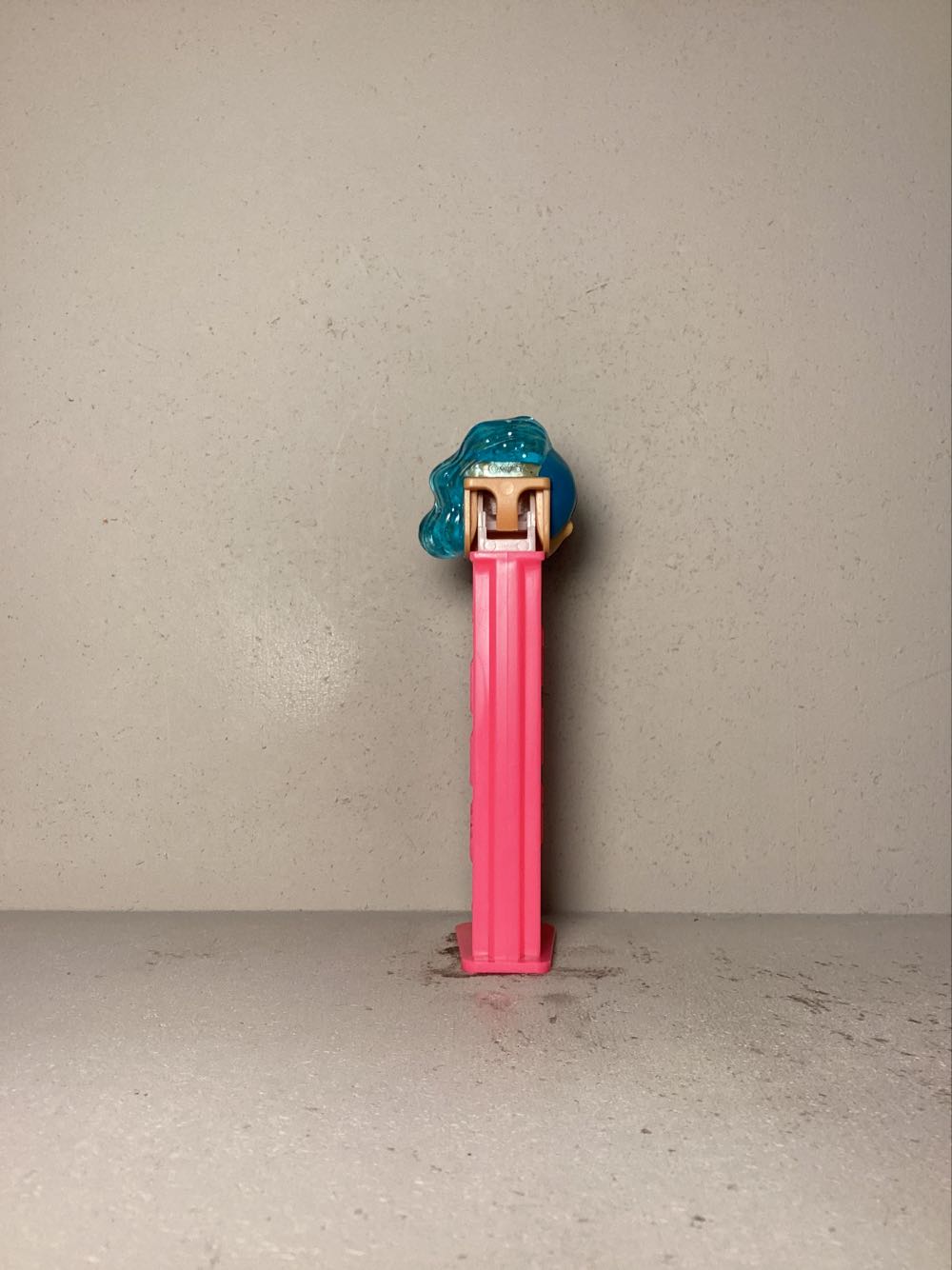 L.O.L. Surprise! -Series 1 - Licenced Characters pez collectible - Main Image 3