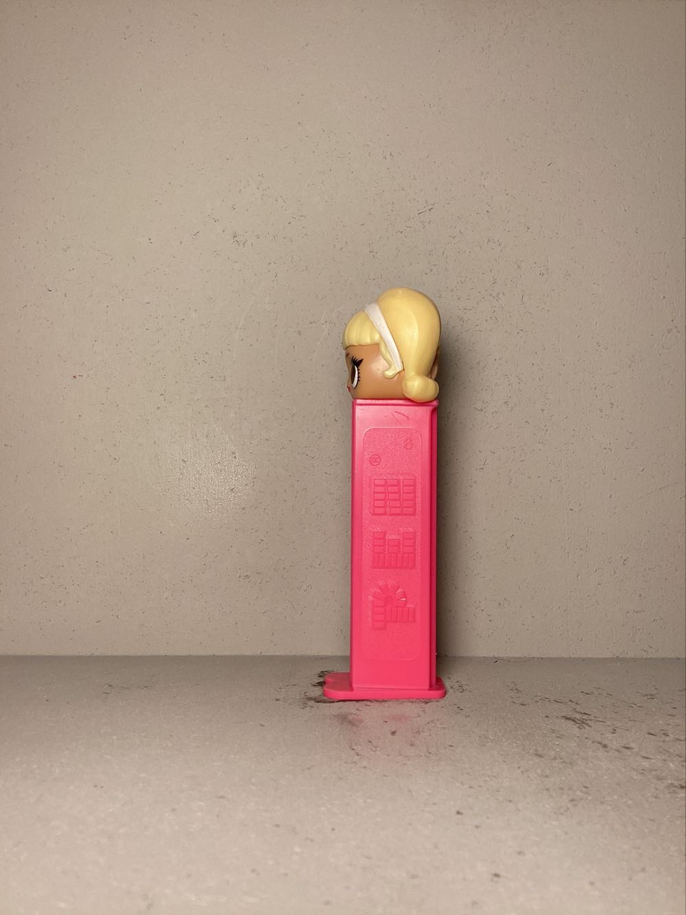 L.O.L. Surprise! -Series 2 - Licenced Characters pez collectible - Main Image 4