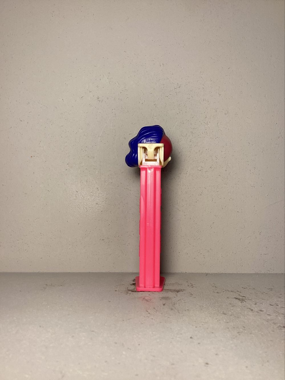 L.O.L. Surprise! -Series 3 - Licenced Characters pez collectible - Main Image 3
