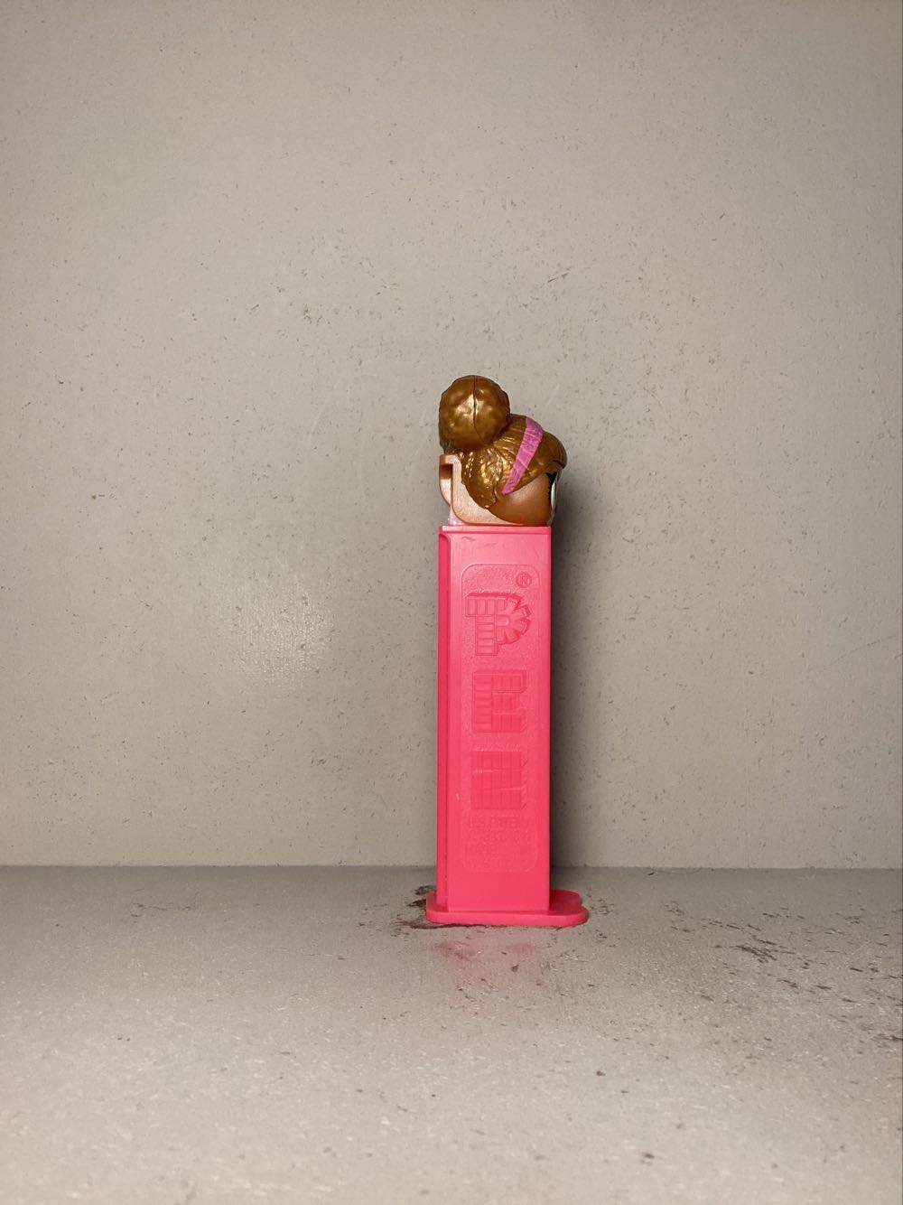 L.O.L. Surprise! -Series 3 - Licenced Characters pez collectible - Main Image 2