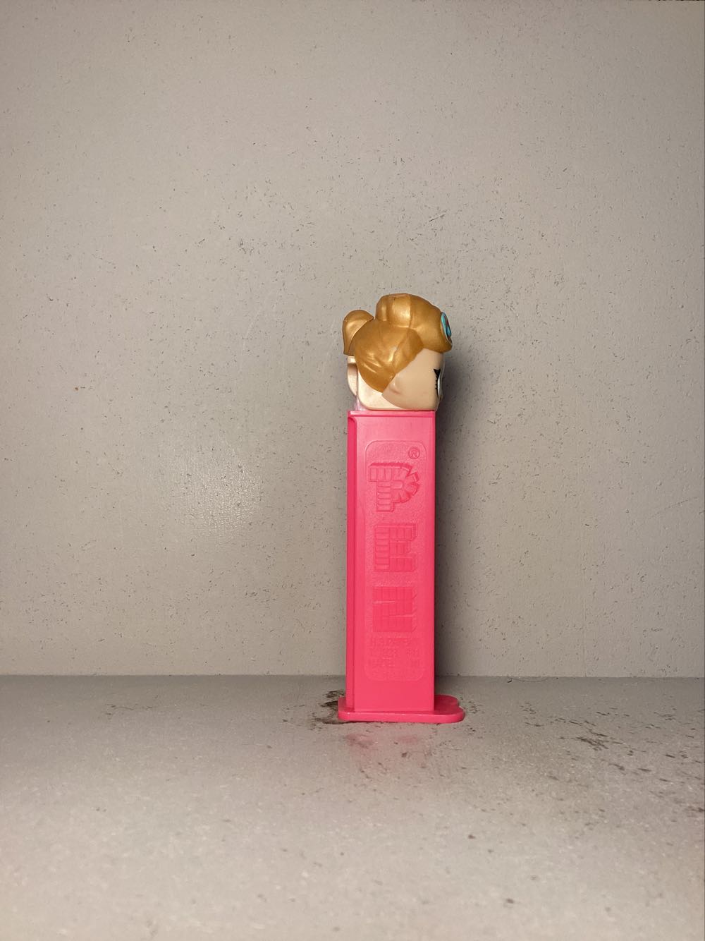 L.O.L. Surprise! -Series 3 - Licenced Characters pez collectible - Main Image 2