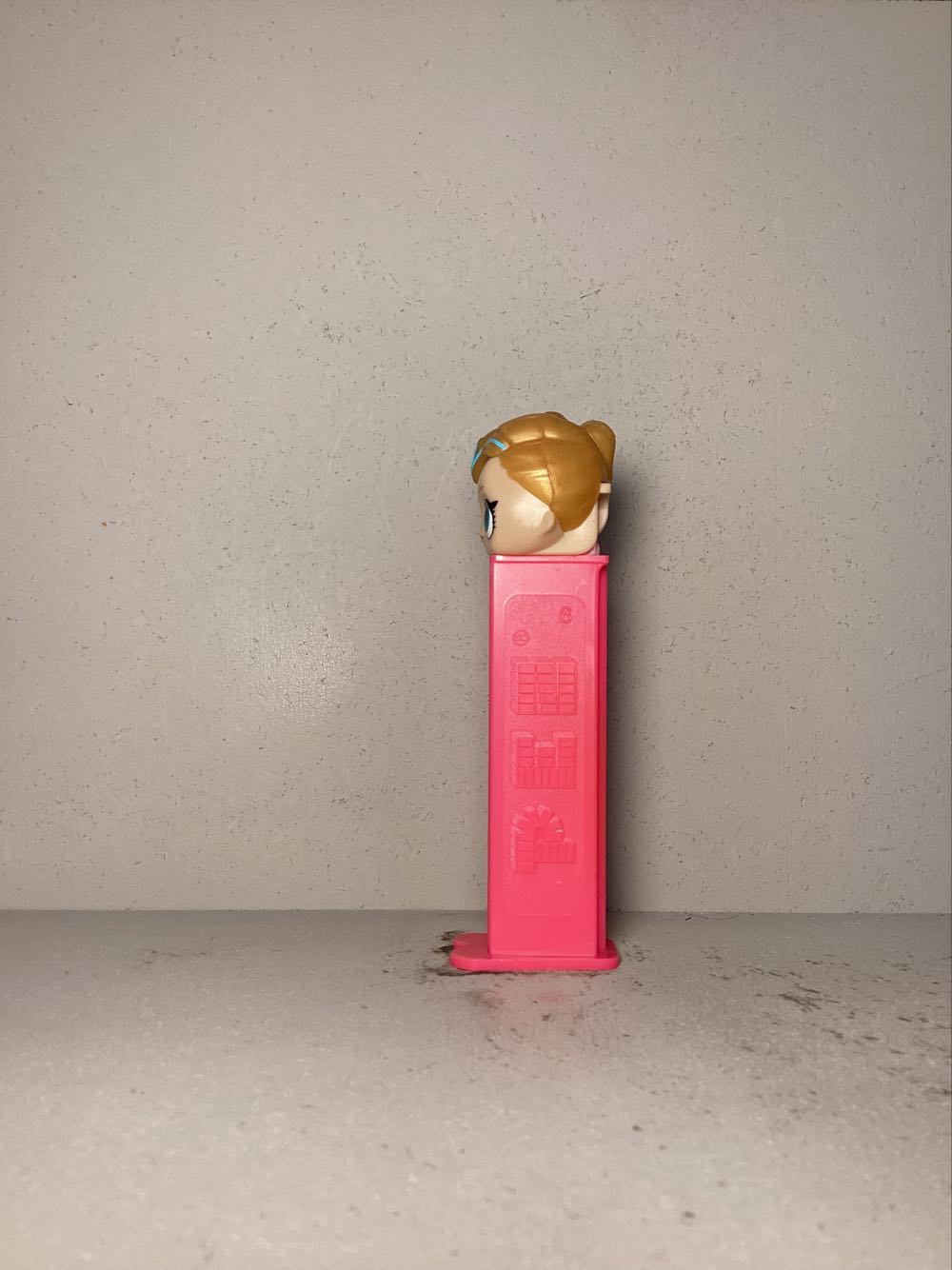 L.O.L. Surprise! -Series 3 - Licenced Characters pez collectible - Main Image 4