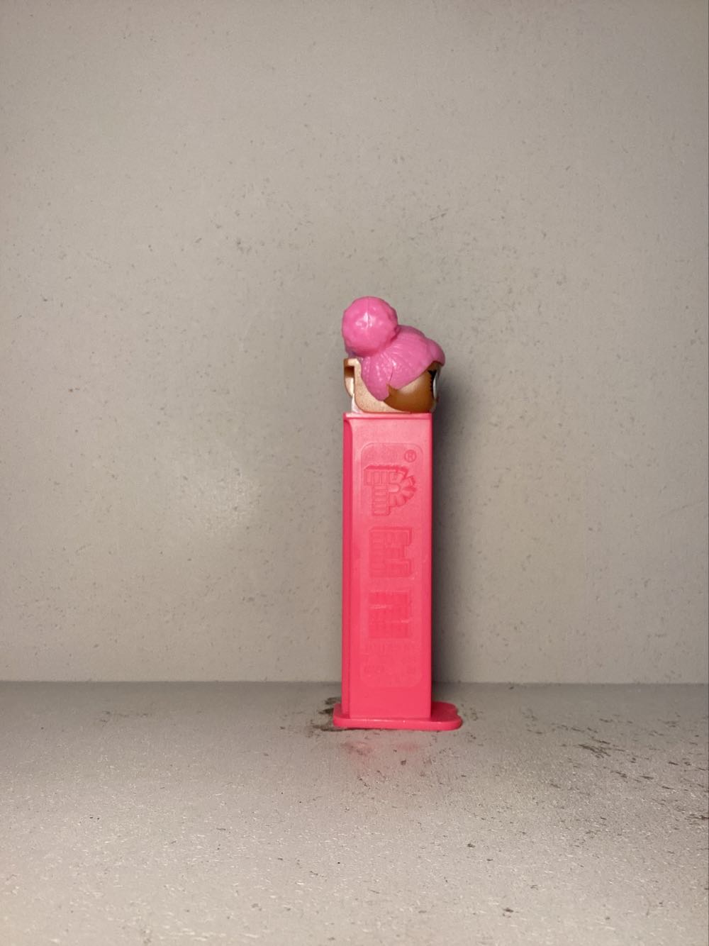 L.O.L. Surprise! -Series 3 - Licenced Characters pez collectible - Main Image 2