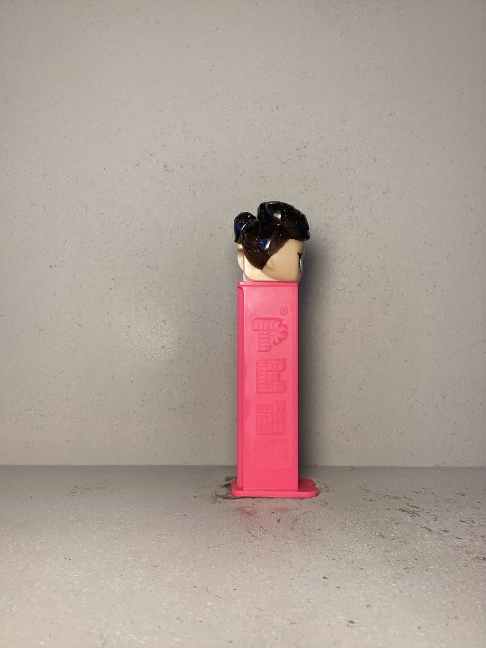 L.O.L. Surprise! -Series 3 - Licenced Characters pez collectible - Main Image 2