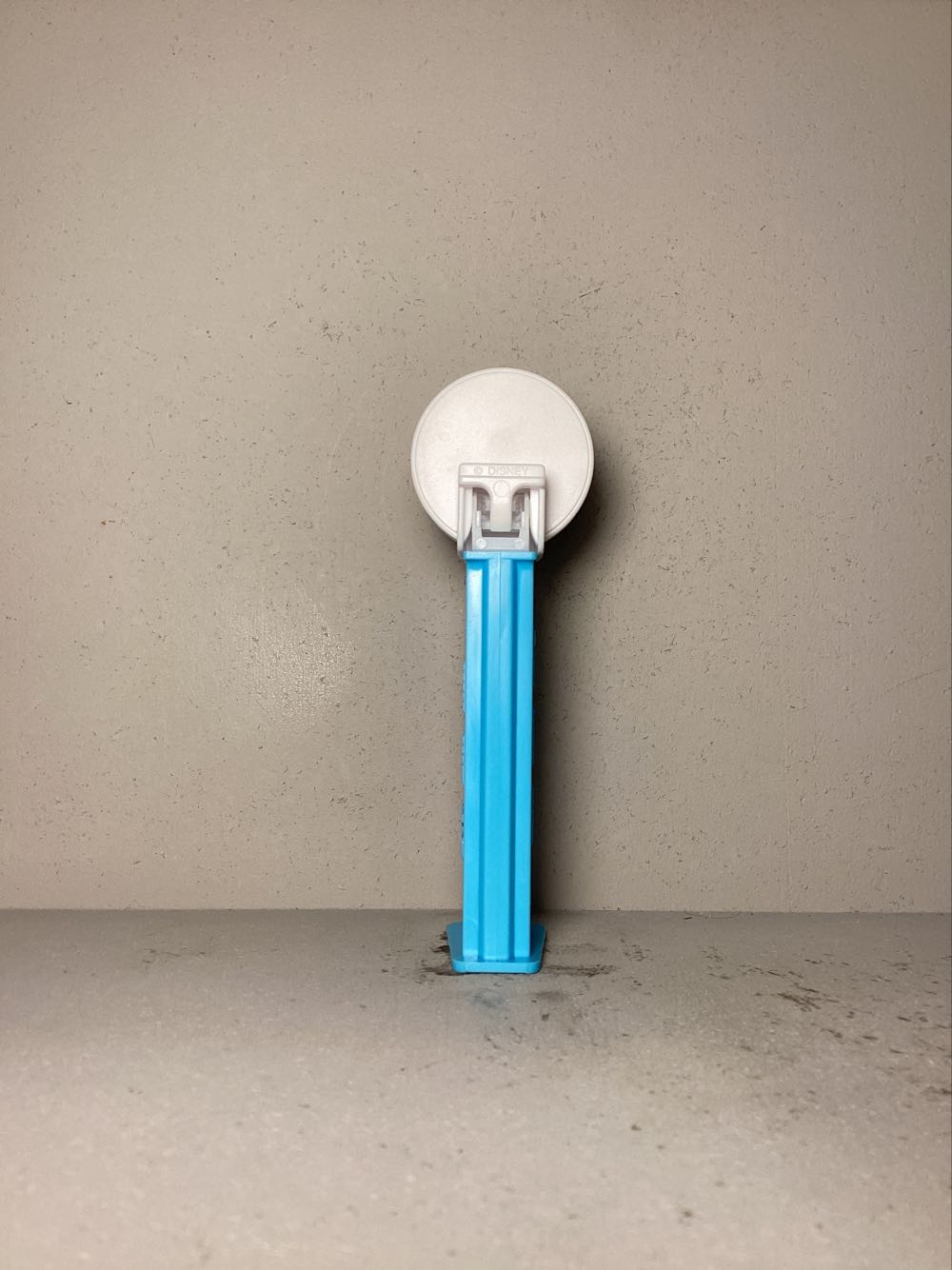 Disney Parks - It’s a Small World Clock - Licenced Characters pez collectible - Main Image 3