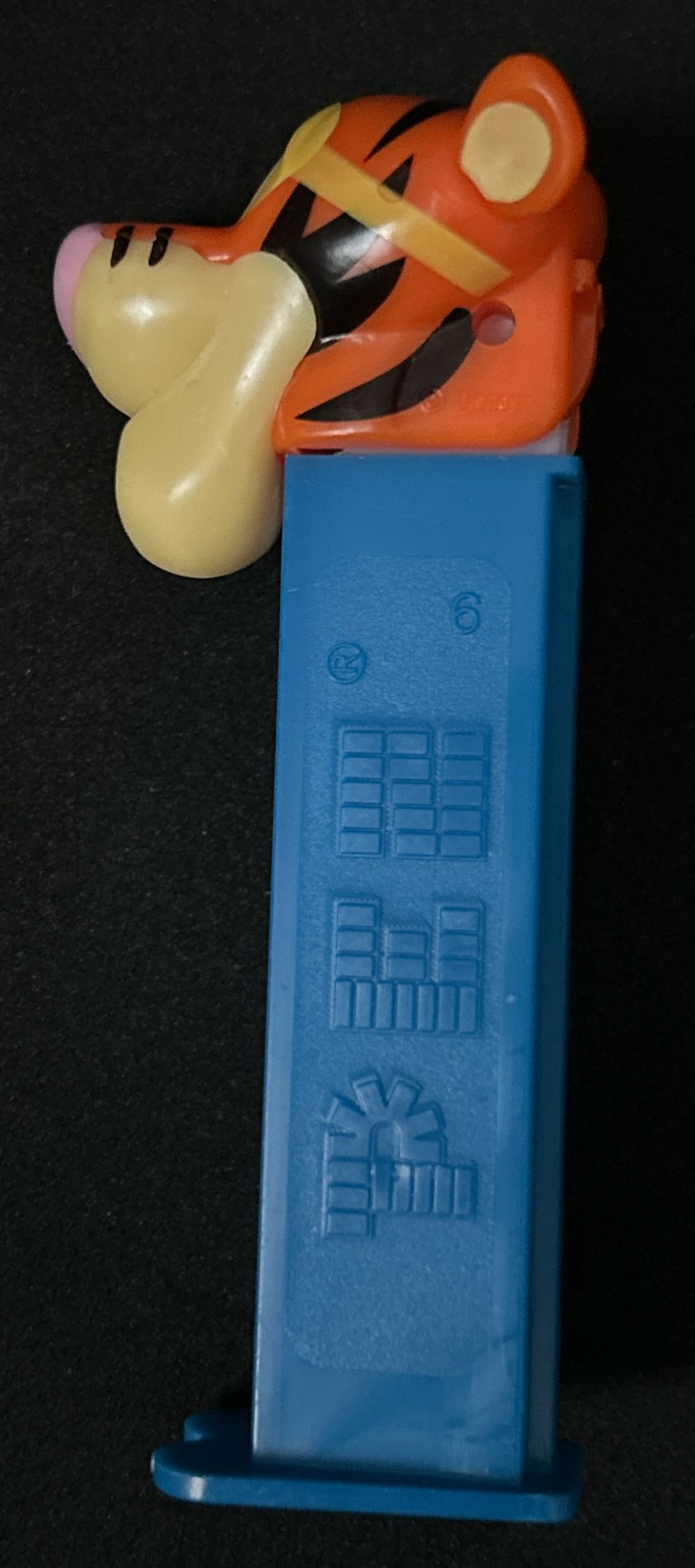 Disney - My Friends Tigger & Pooh - Tigger - Cartoons pez collectible [Barcode 073621008939] - Main Image 3