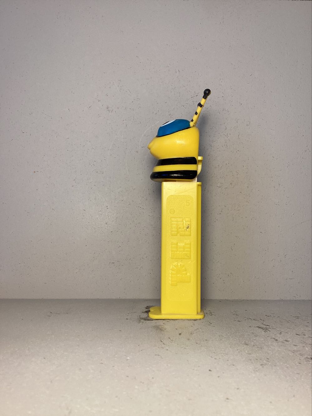 Bugz - Licenced Characters pez collectible - Main Image 4