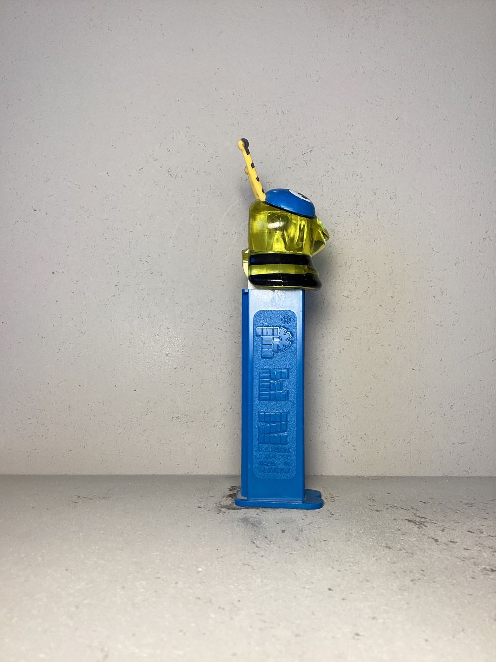 Bugz - Licenced Characters pez collectible - Main Image 2