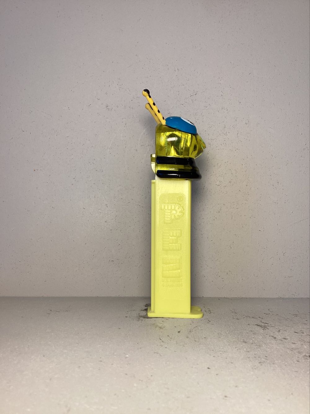 Bugz - Licenced Characters pez collectible - Main Image 2