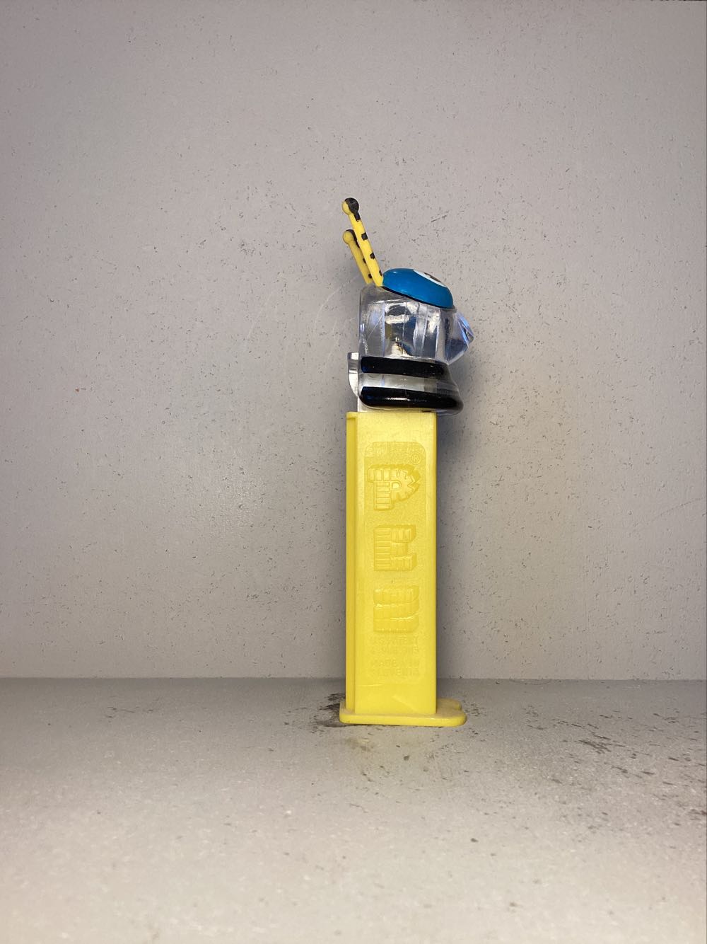 Bugz - Licenced Characters pez collectible - Main Image 2