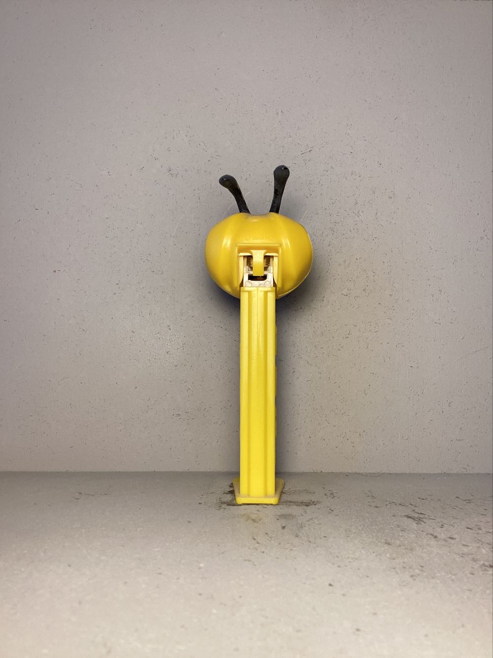 Bugz - Licenced Characters pez collectible - Main Image 3