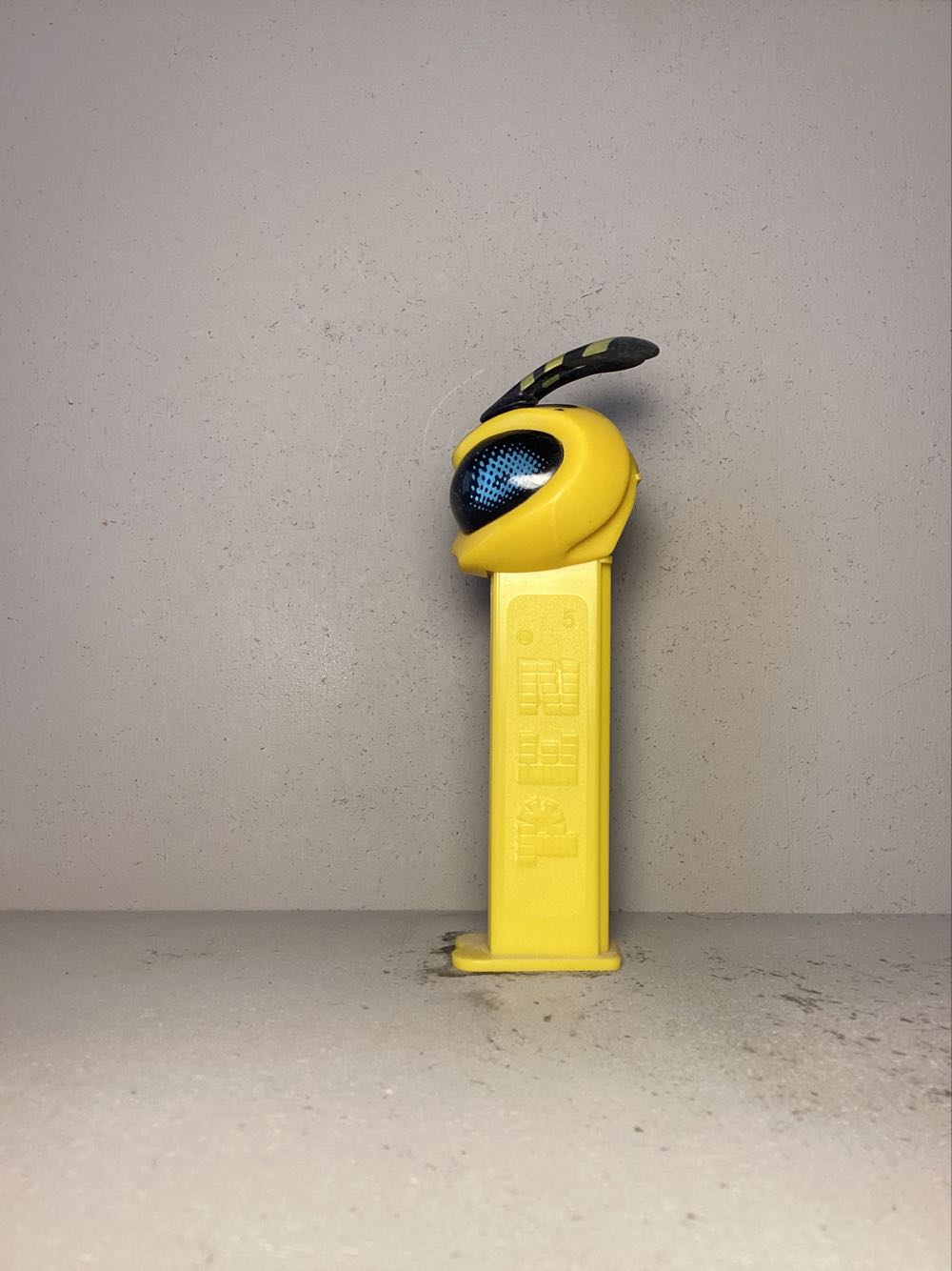 Bugz - Licenced Characters pez collectible - Main Image 4