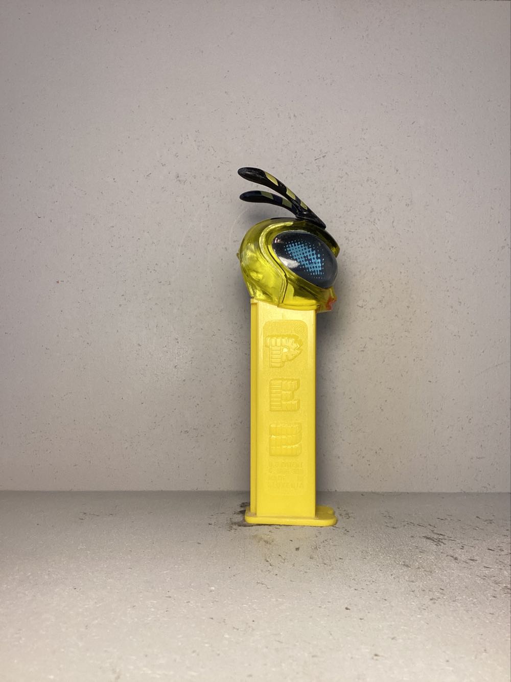 Bugz - Licenced Characters pez collectible - Main Image 2