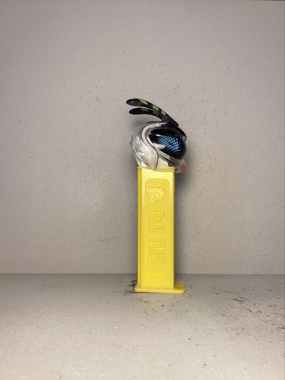 Bugz - Licenced Characters pez collectible - Main Image 2