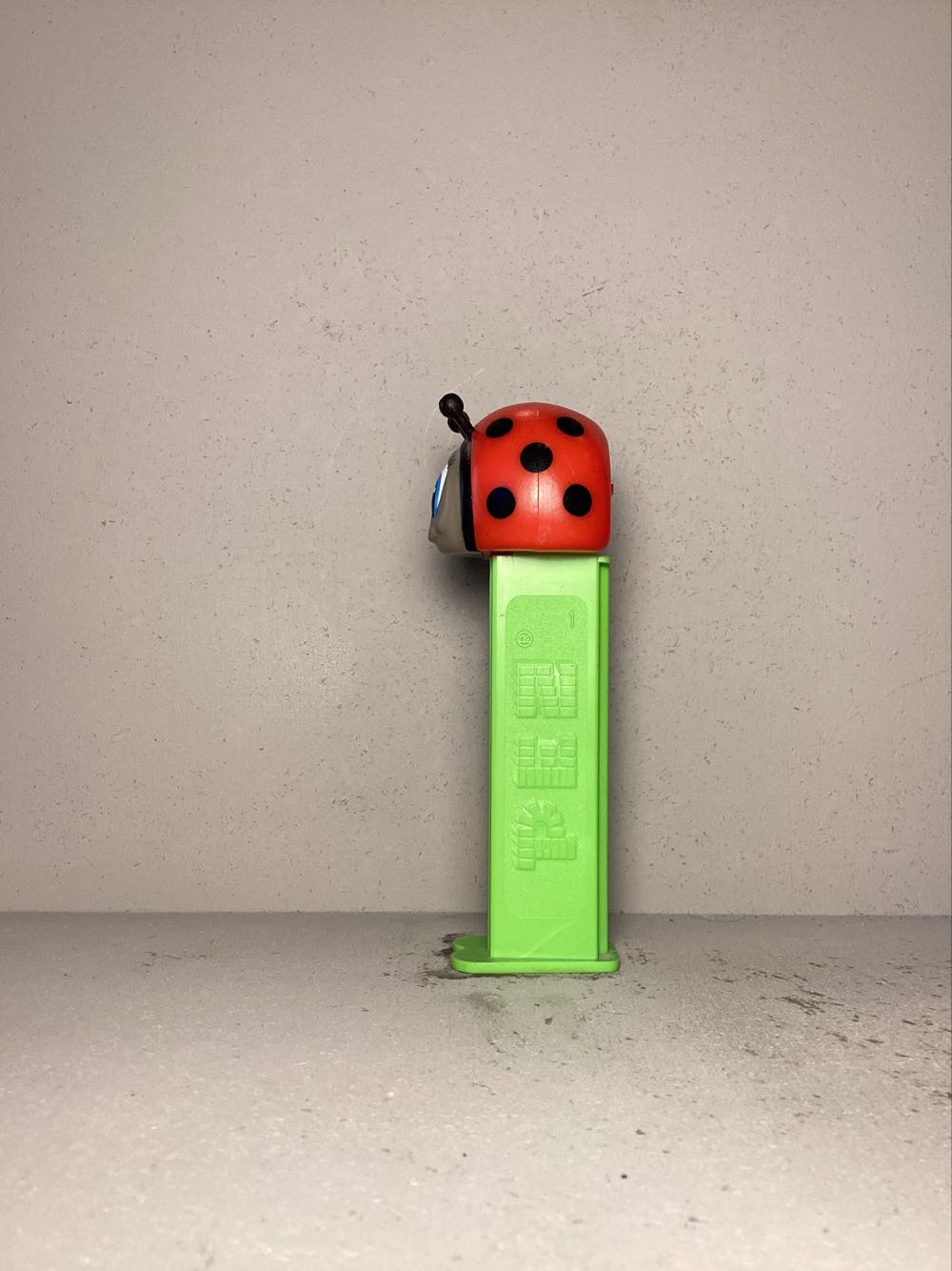 Bugz - Licenced Characters pez collectible - Main Image 4